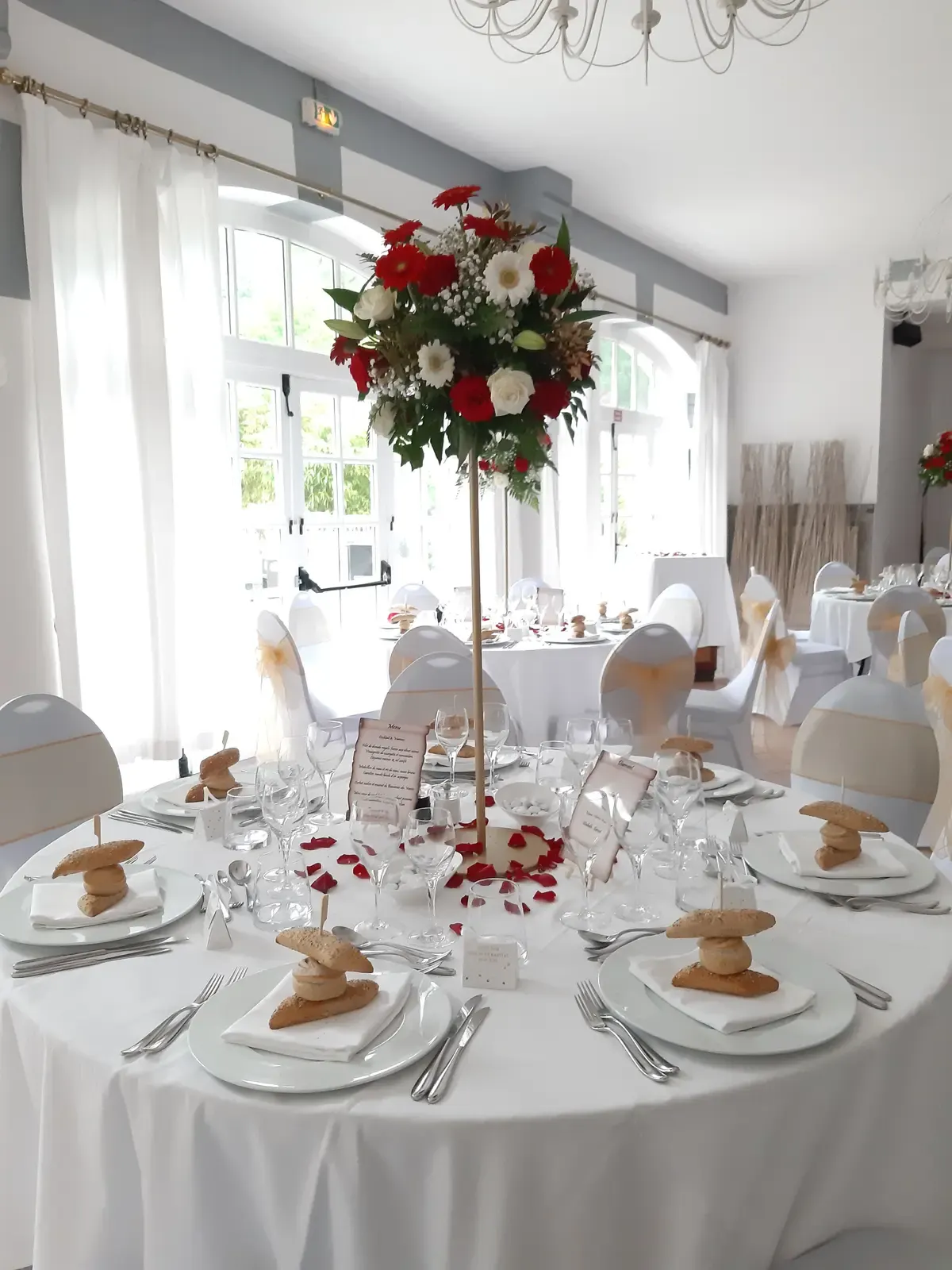 Table dressée pour une réception au Domaine de Joinville