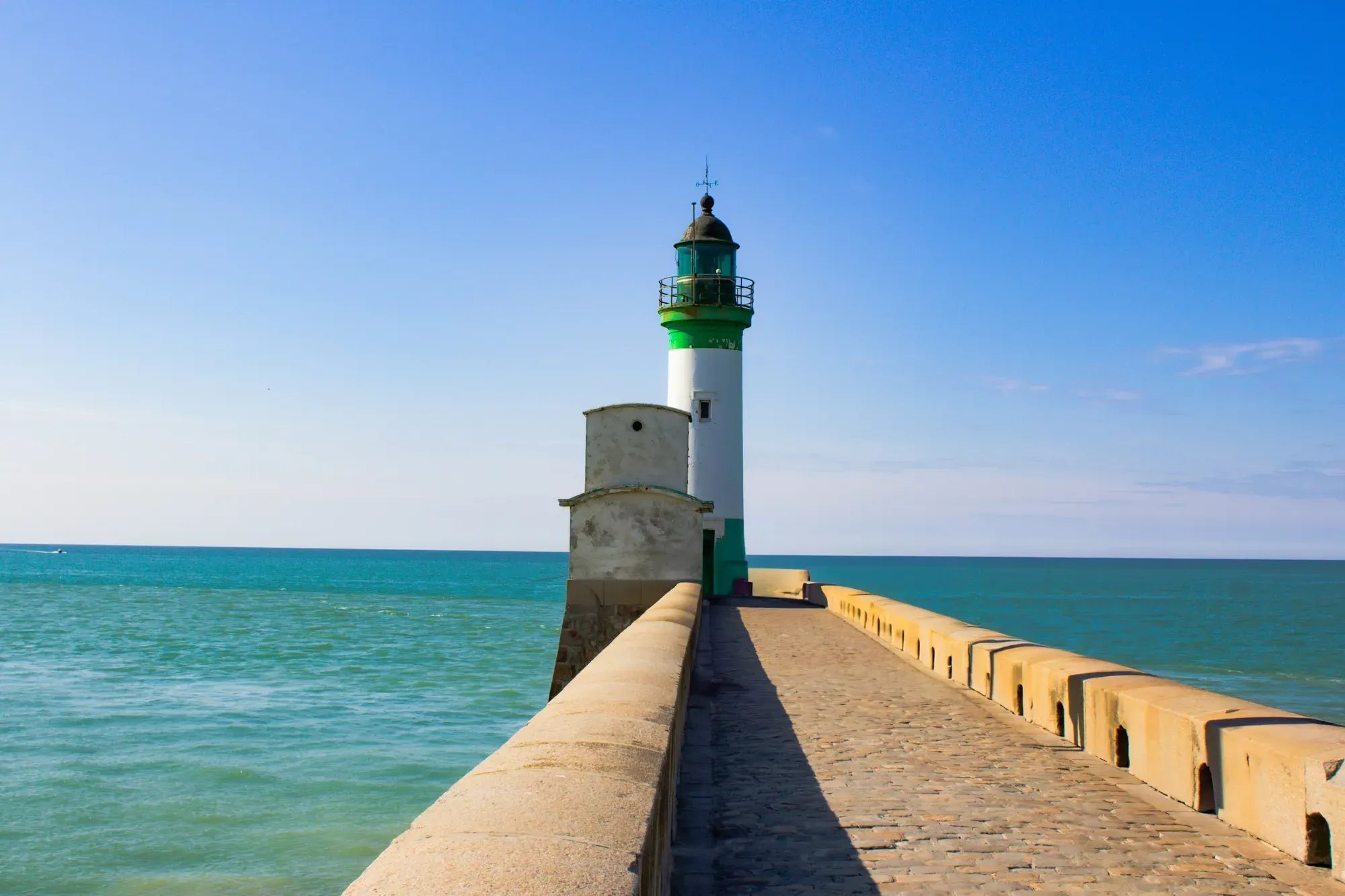 Le phare au bout de la jetée du Tréport